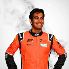 Anzug des Formel-2-Meisters 2023 Jehan Daruvala