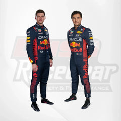 Rennanzug des Formel-1-Teams Max Verstappen und Sergio Pérez für 2023 