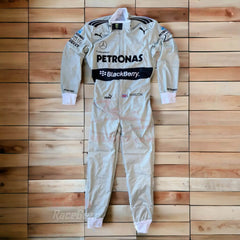 Lewis Hamilton Mercedes-Benz F1 Rennanzug mit Stickerei, 2013 